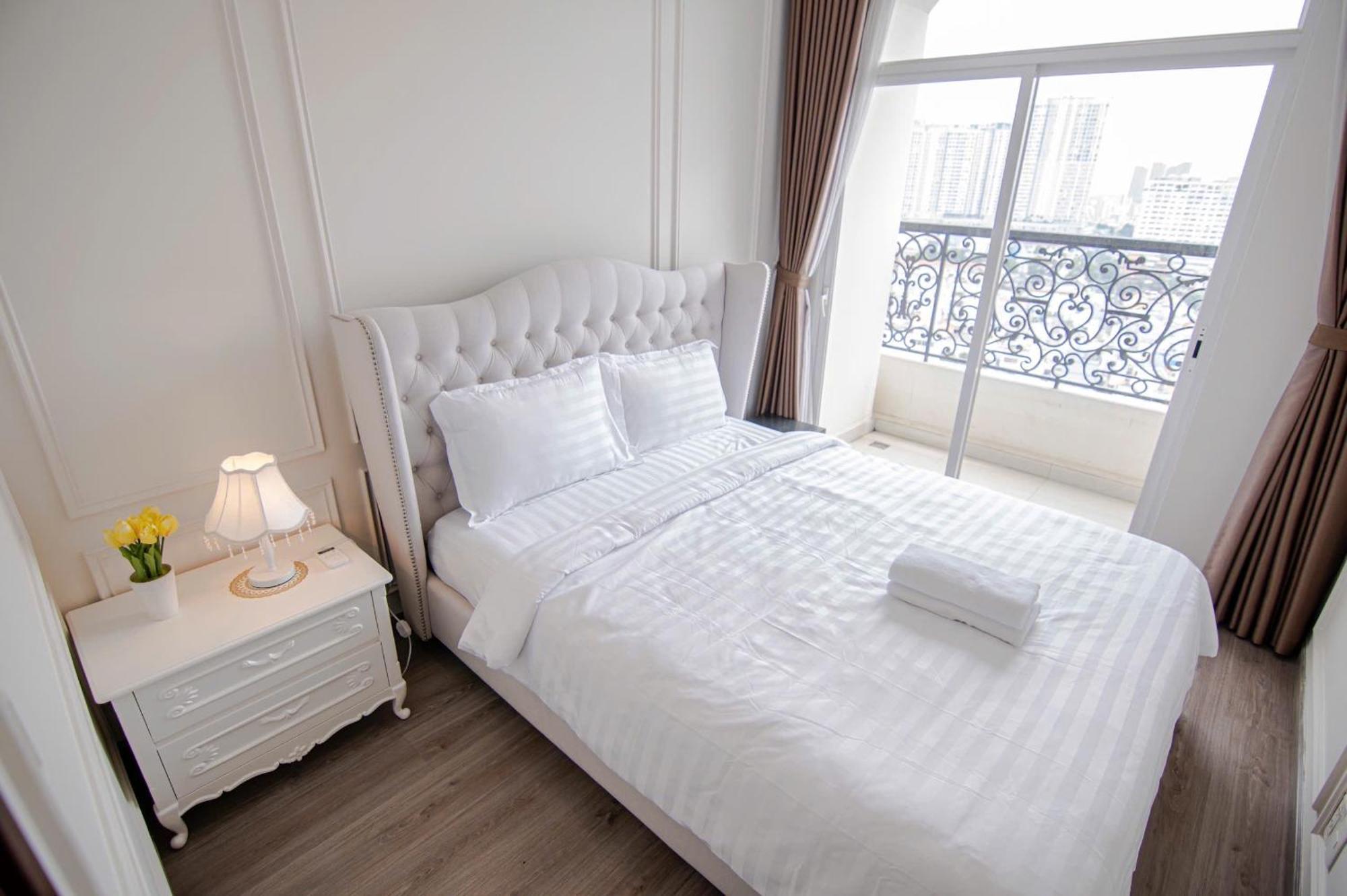 Căn hộ Spacious 4br Apat At Saigon Centre With Pool, Supermarket, View