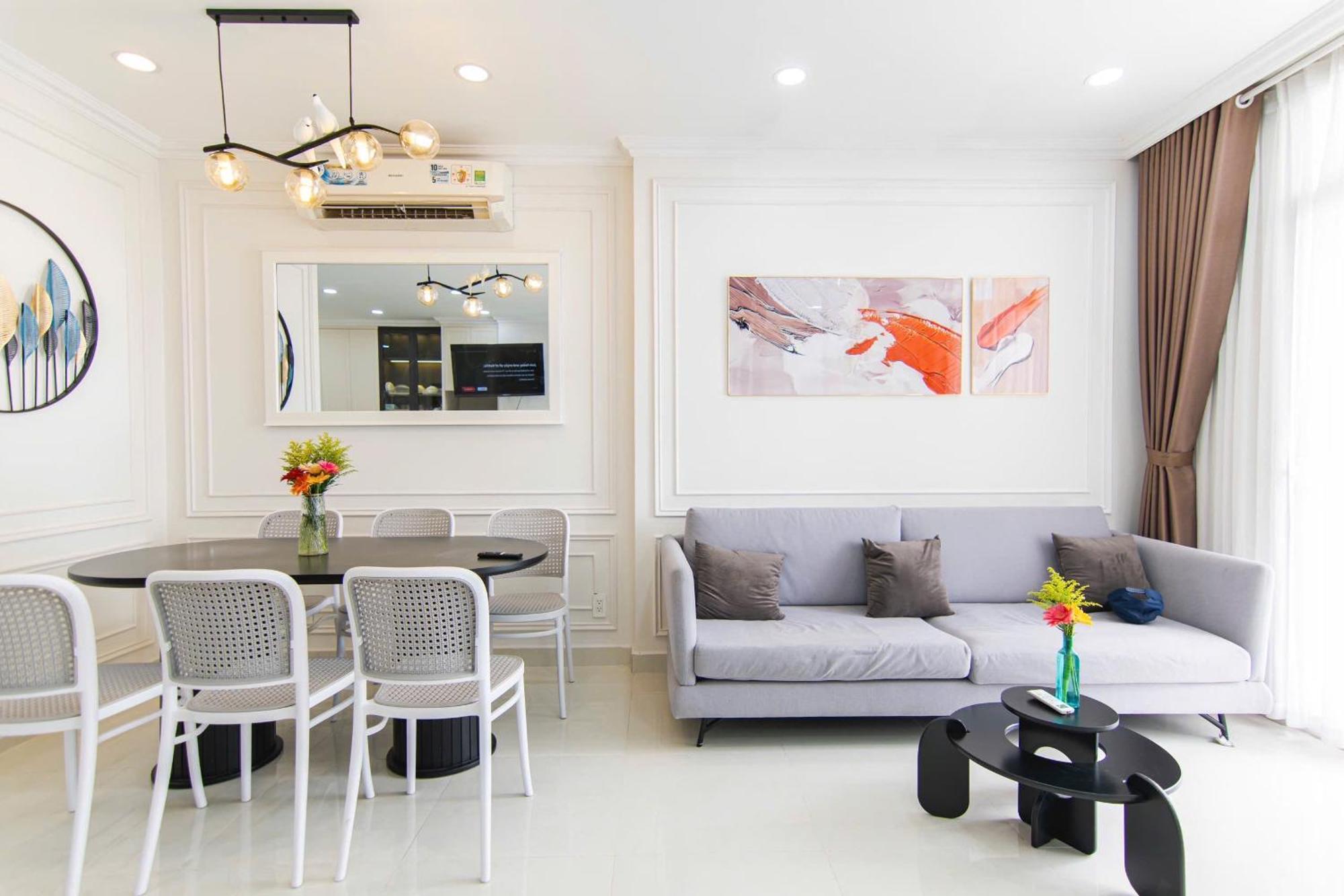 Căn hộ Spacious 4br Apat At Saigon Centre With Pool, Supermarket, View
