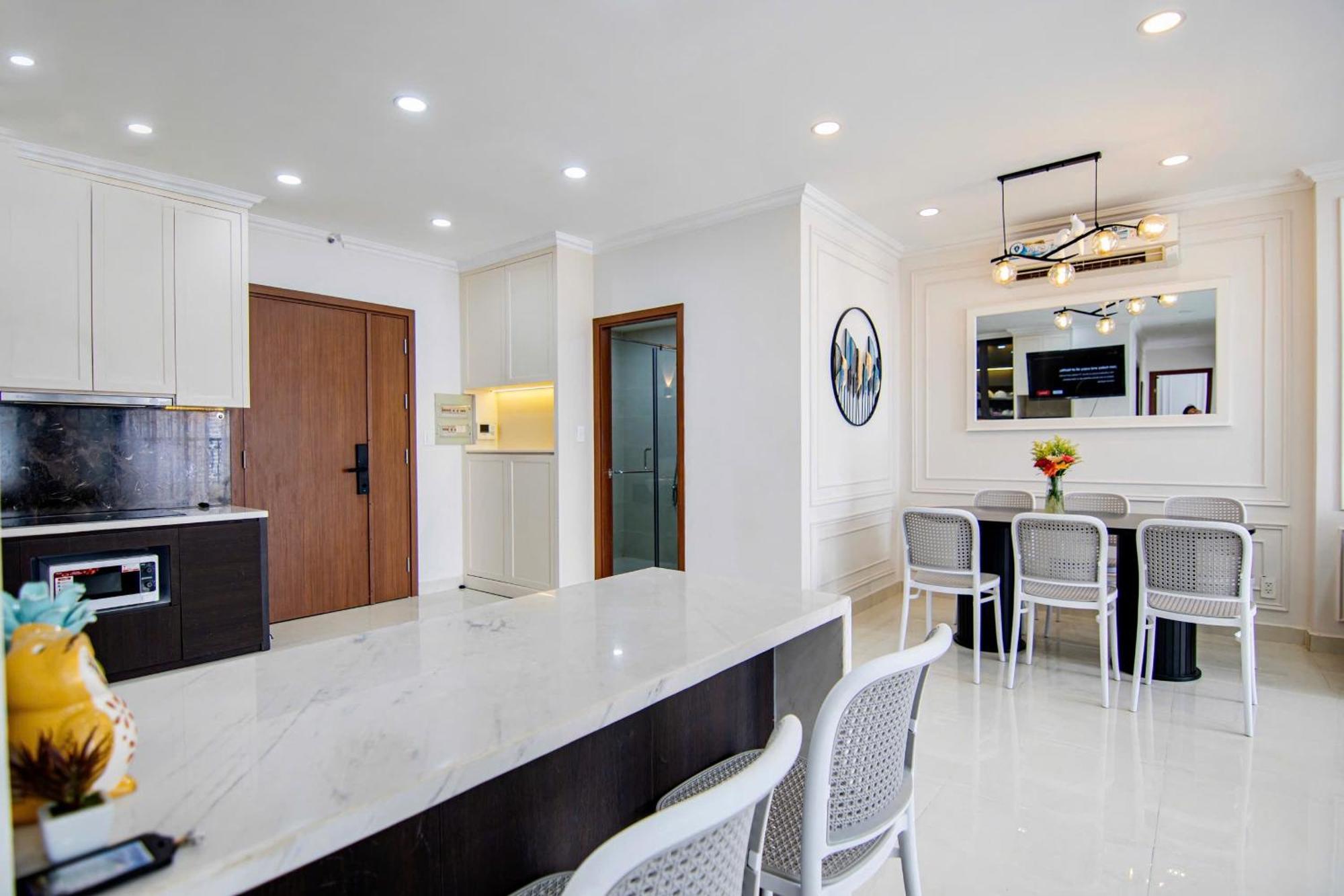 Spacious 4br Apat At Saigon Centre With Pool, Supermarket, View * TP. Hồ Chí Minh