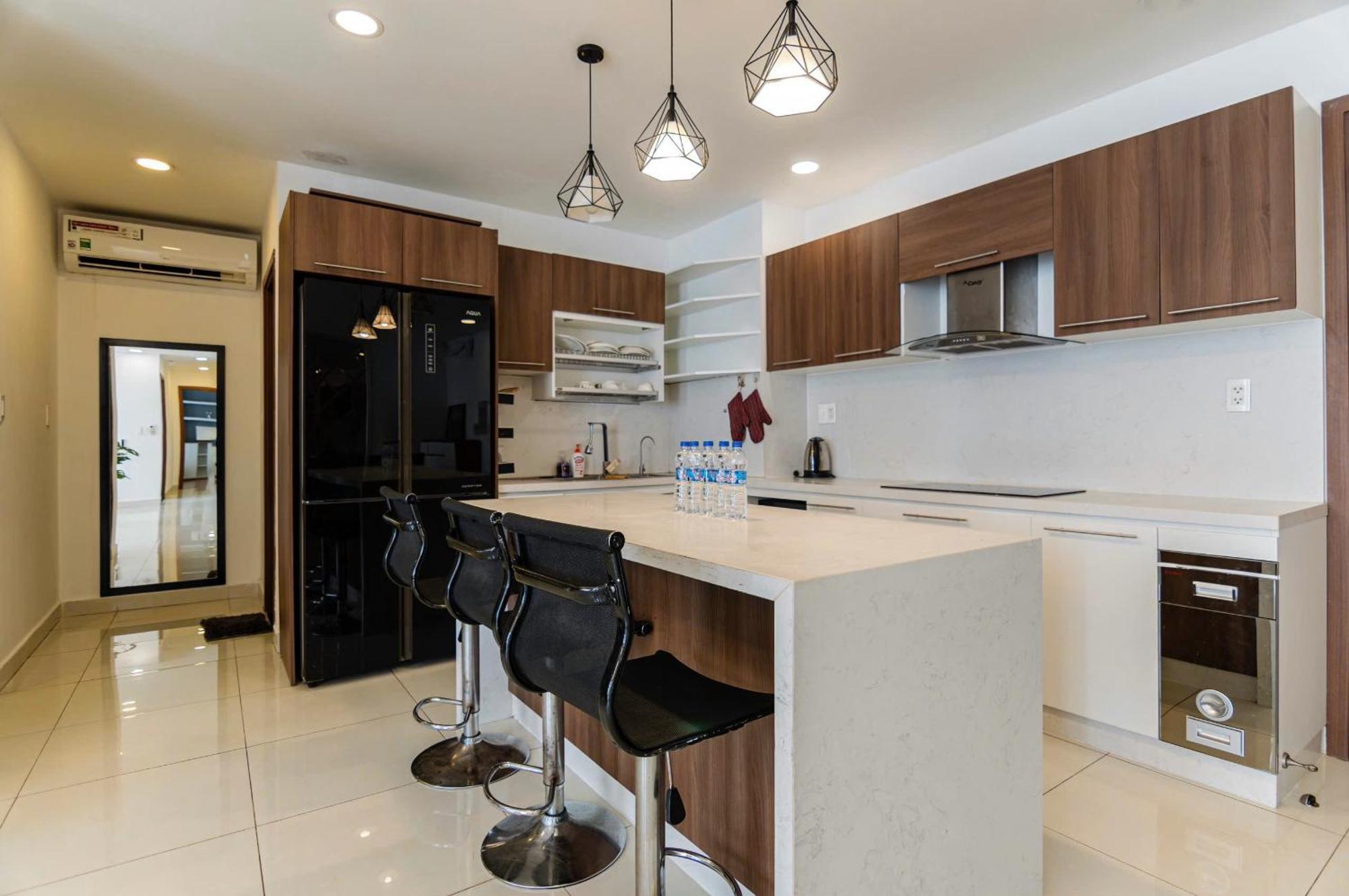 Căn hộ Spacious 4br Apat At Saigon Centre With Pool, Supermarket, View *