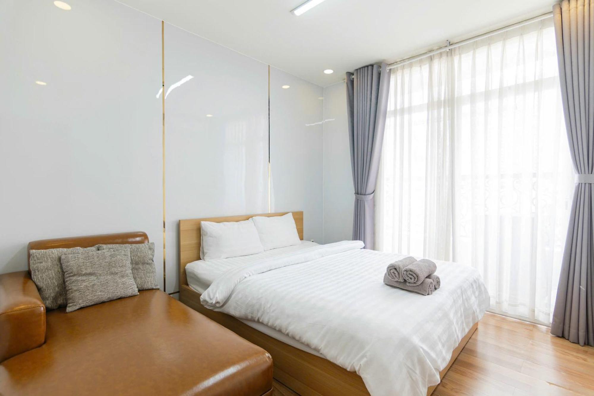 Spacious 4br Apat At Saigon Centre With Pool, Supermarket, View * TP. Hồ Chí Minh