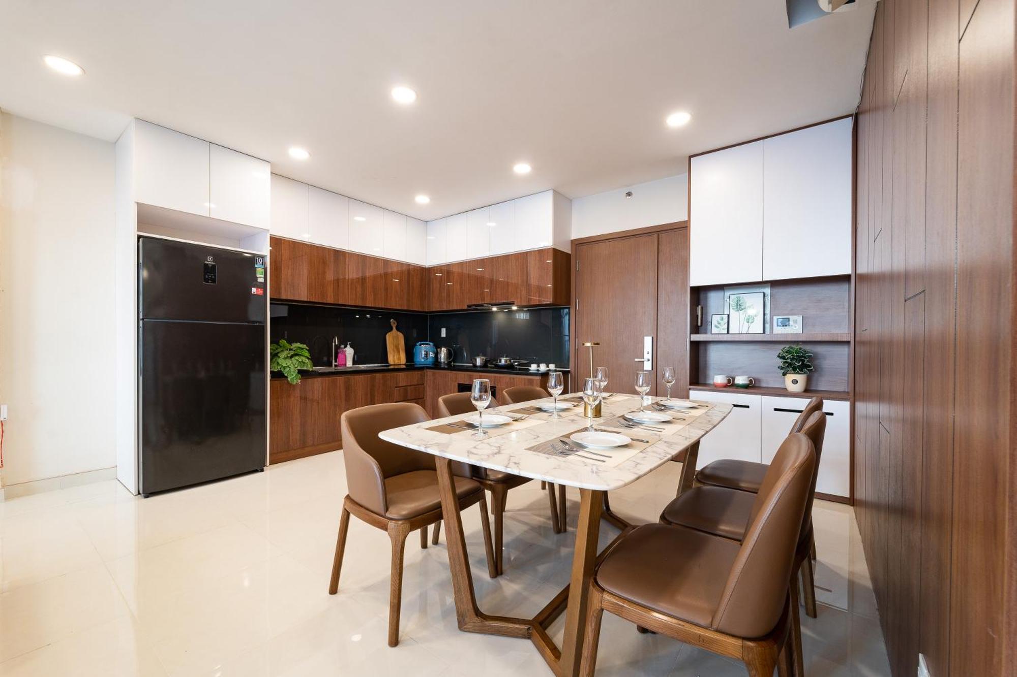Căn hộ Spacious 4br Apat At Saigon Centre With Pool, Supermarket, View