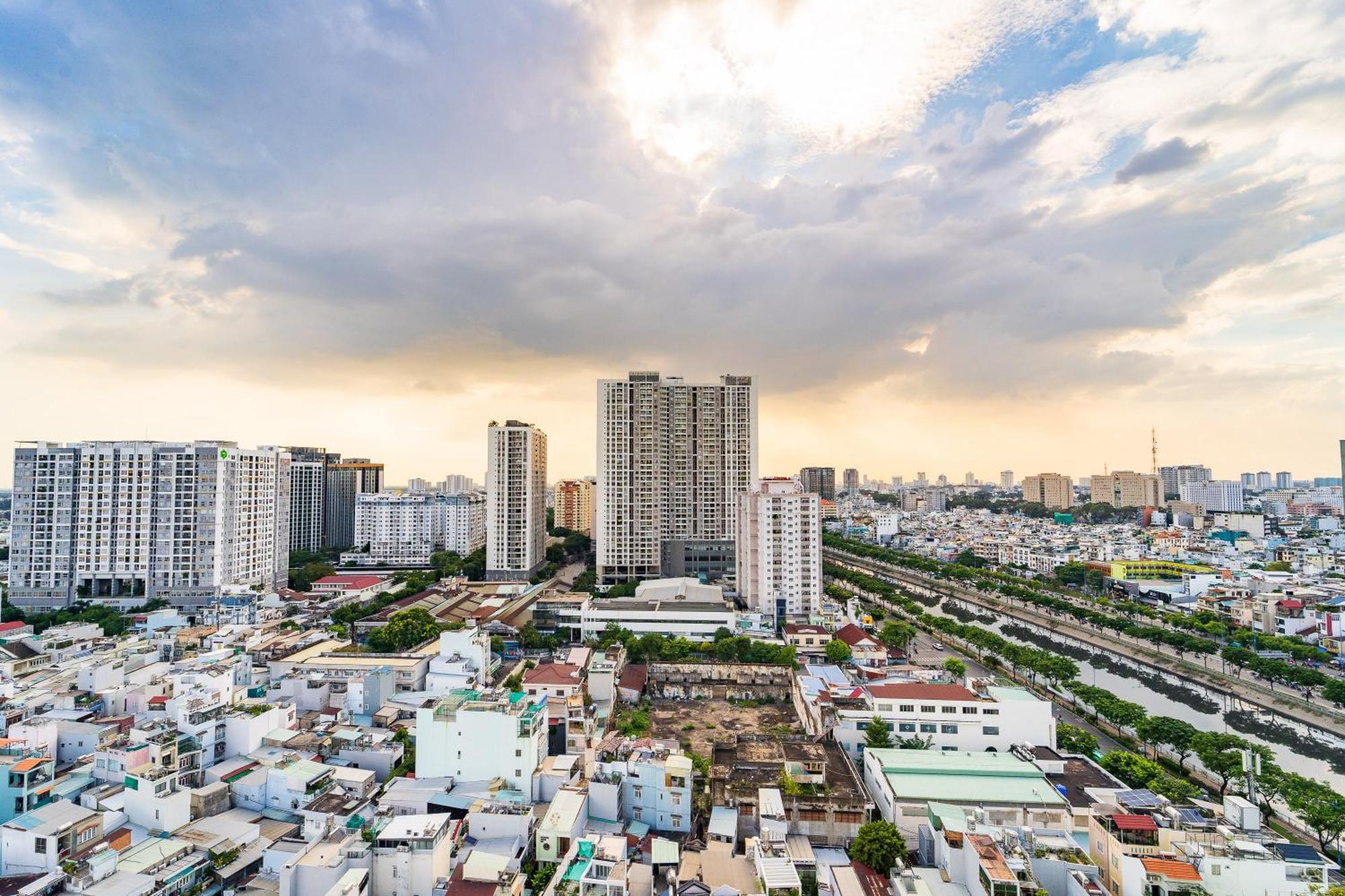 Căn hộ Spacious 4br Apat At Saigon Centre With Pool, Supermarket, View *